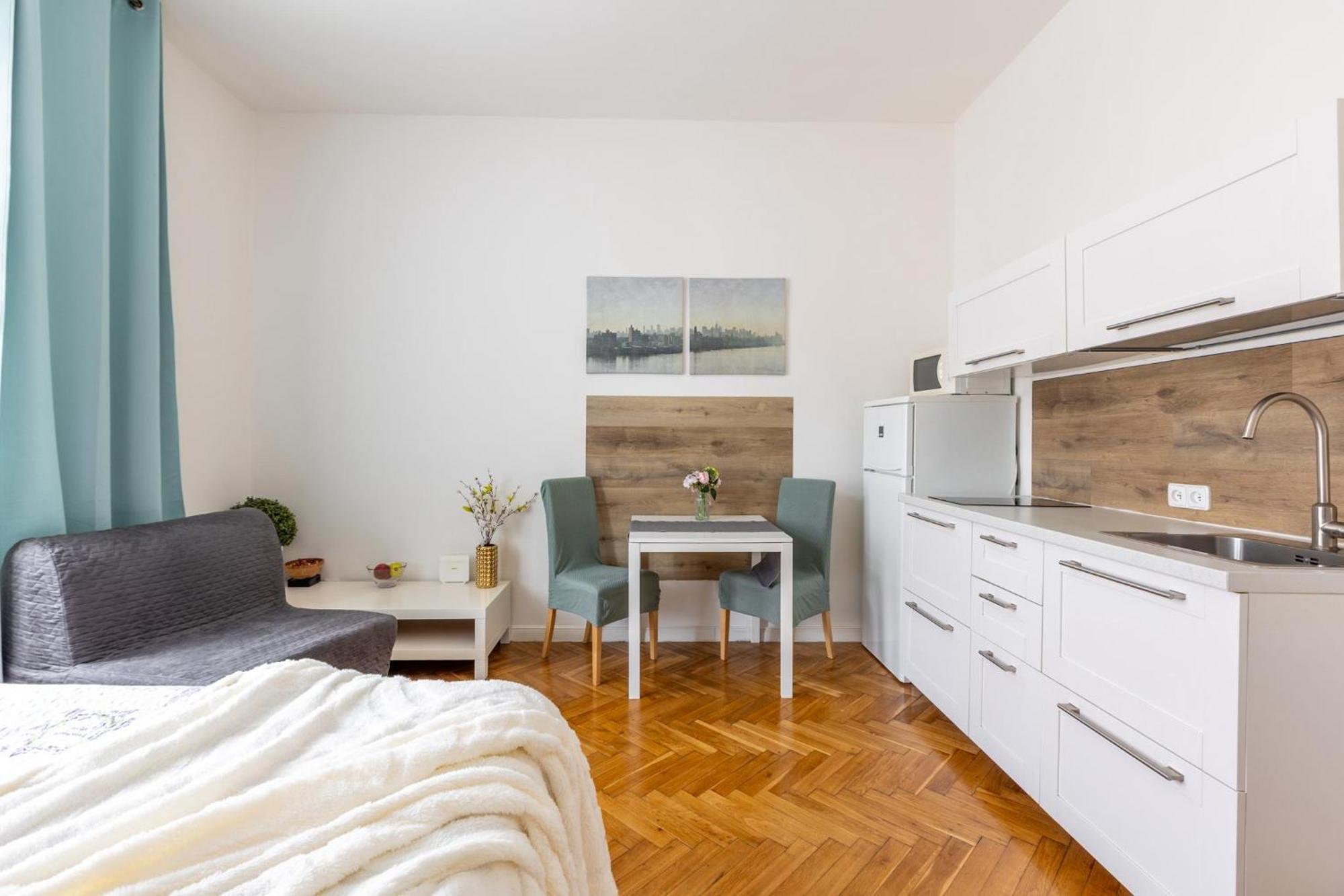 -studio * Prague